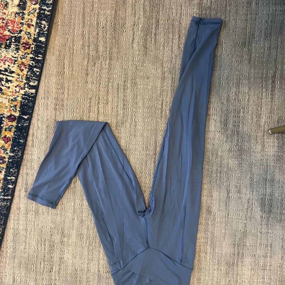 Aerie Blue Leggings Sleek Form-Fitting Design